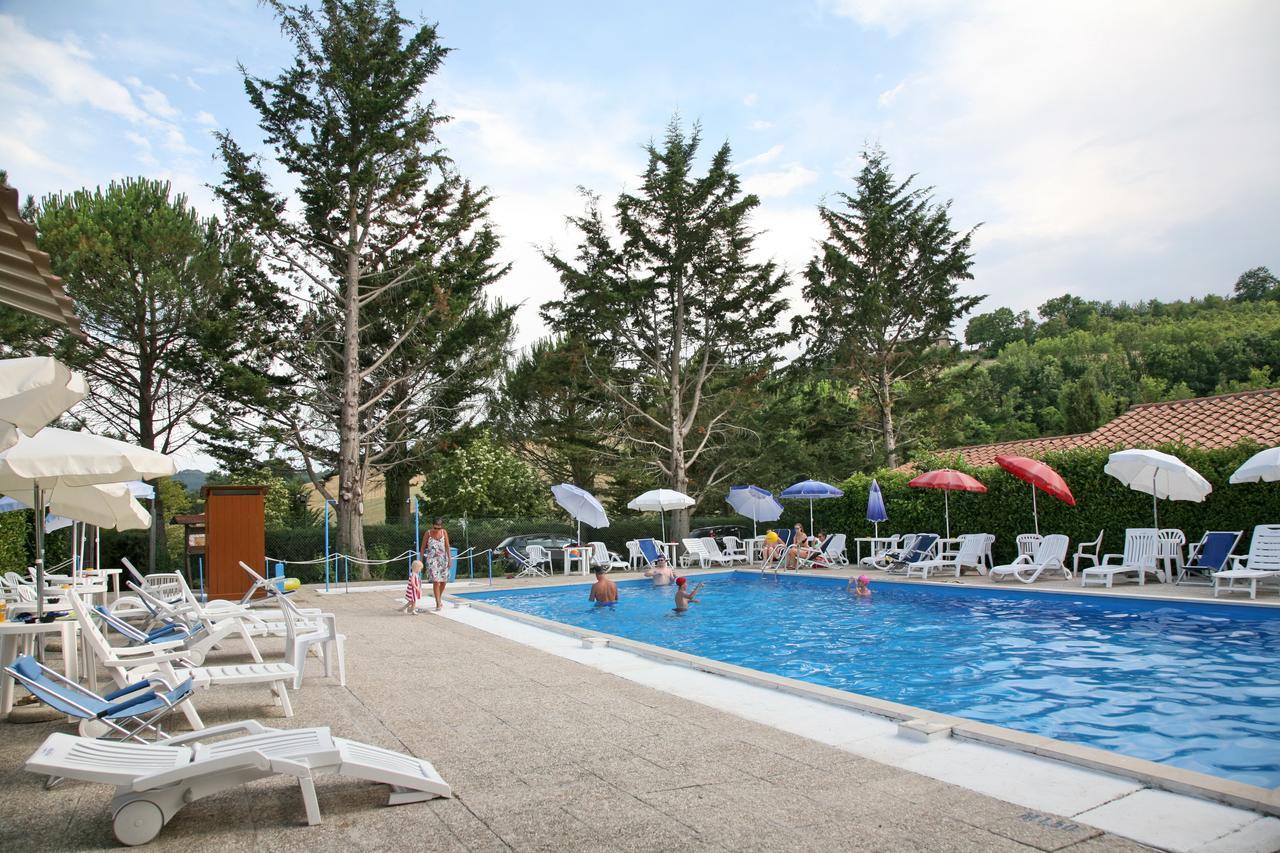 Agriturismo Villa Mozart Nel Verde غوبيو المظهر الخارجي الصورة