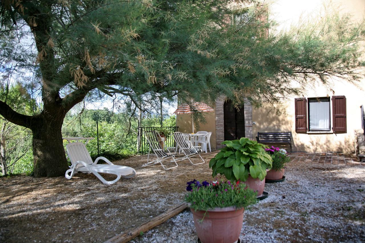 Agriturismo Villa Mozart Nel Verde غوبيو المظهر الخارجي الصورة
