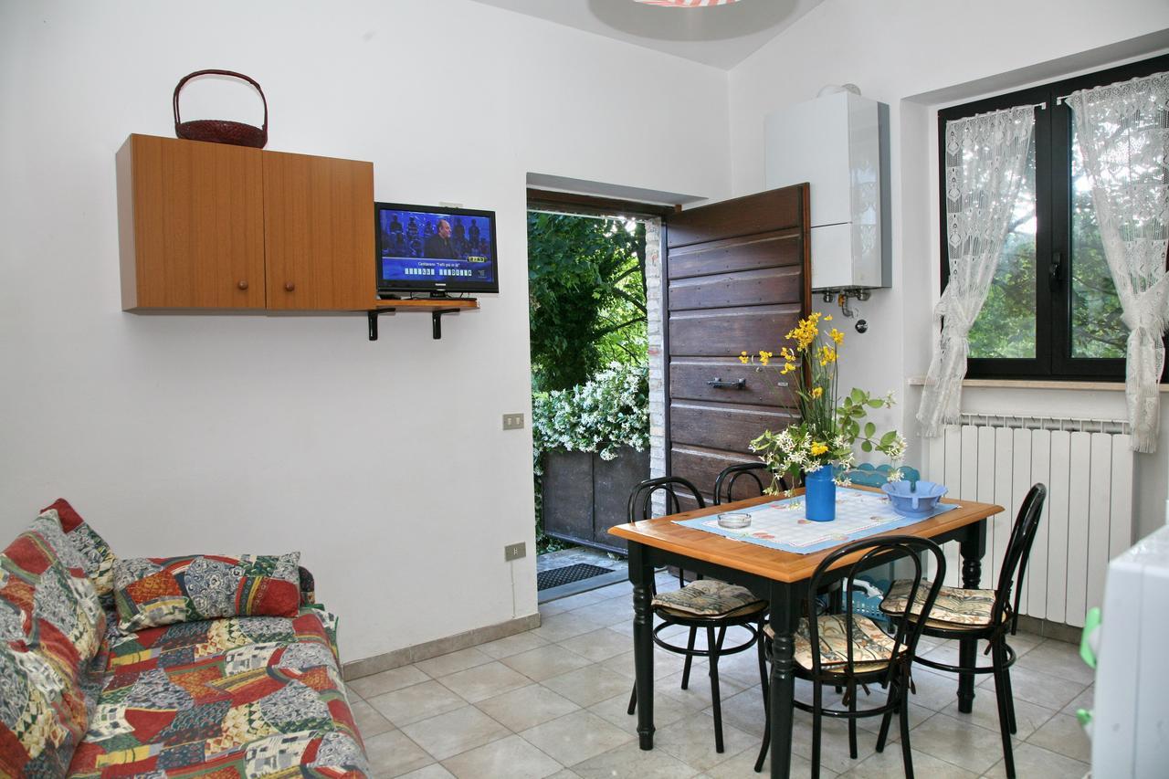 Agriturismo Villa Mozart Nel Verde غوبيو المظهر الخارجي الصورة