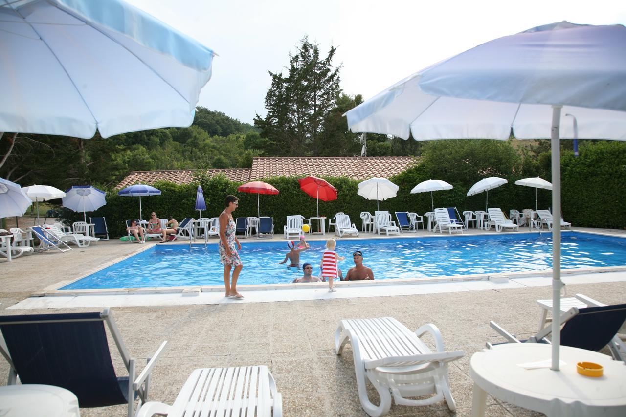 Agriturismo Villa Mozart Nel Verde غوبيو المظهر الخارجي الصورة