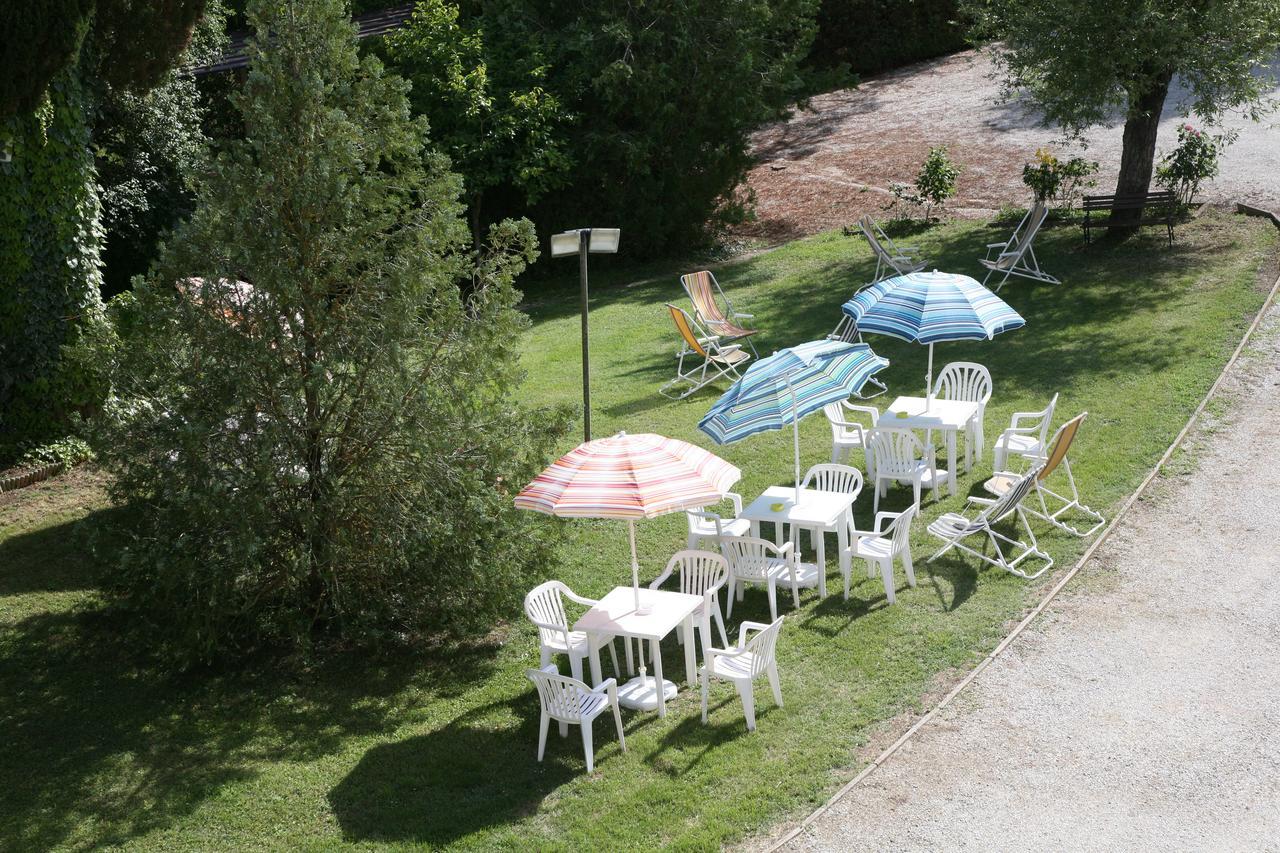 Agriturismo Villa Mozart Nel Verde غوبيو المظهر الخارجي الصورة