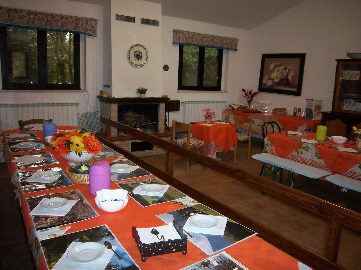 Agriturismo Villa Mozart Nel Verde غوبيو المظهر الخارجي الصورة