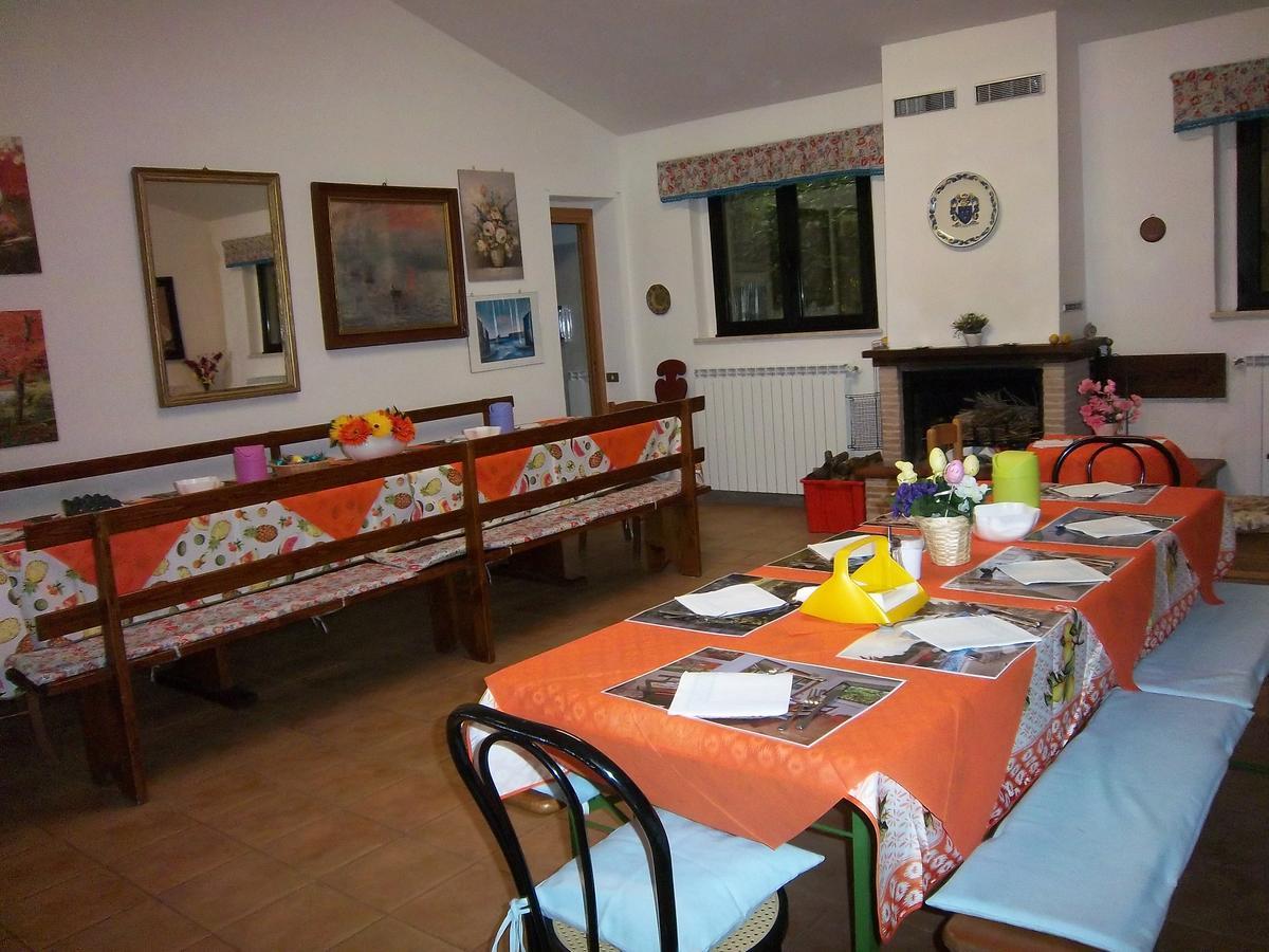 Agriturismo Villa Mozart Nel Verde غوبيو المظهر الخارجي الصورة