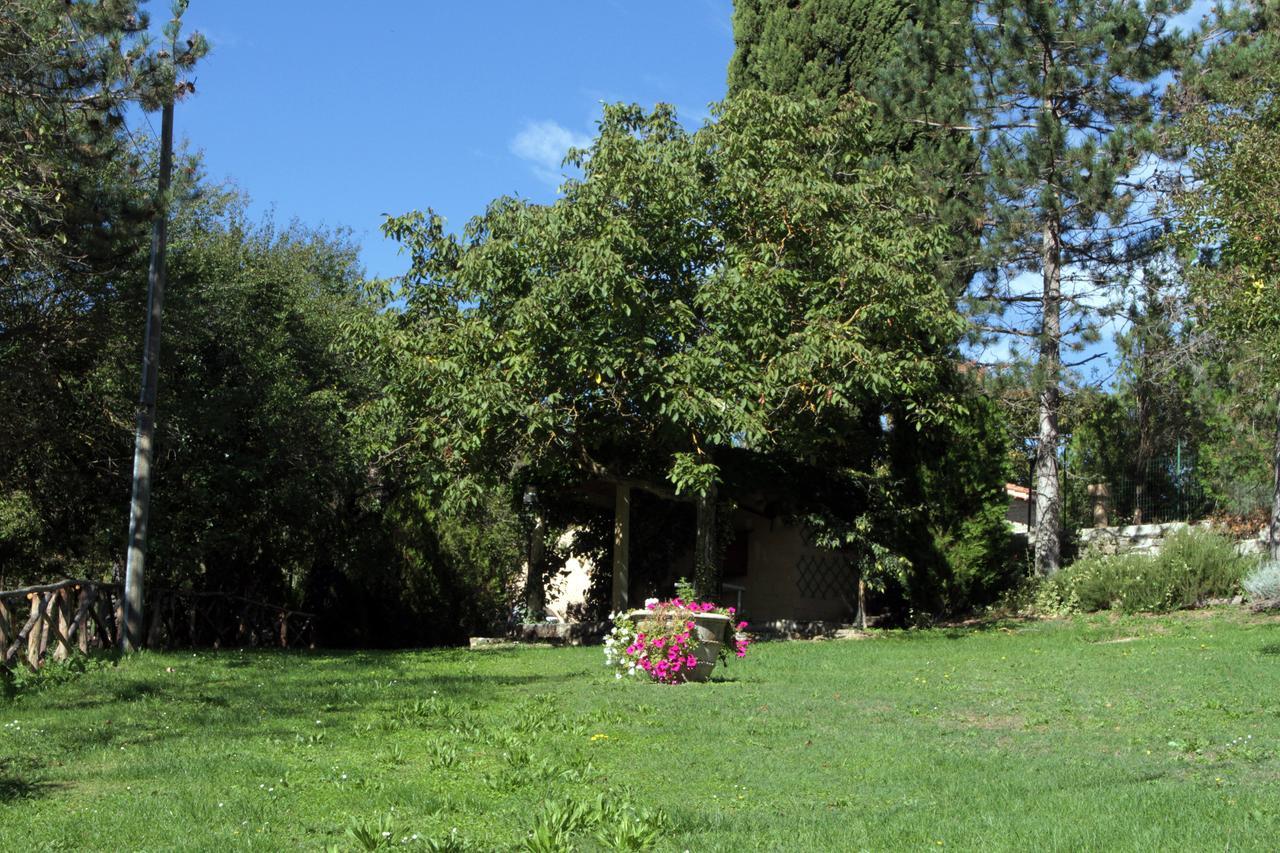 Agriturismo Villa Mozart Nel Verde غوبيو المظهر الخارجي الصورة
