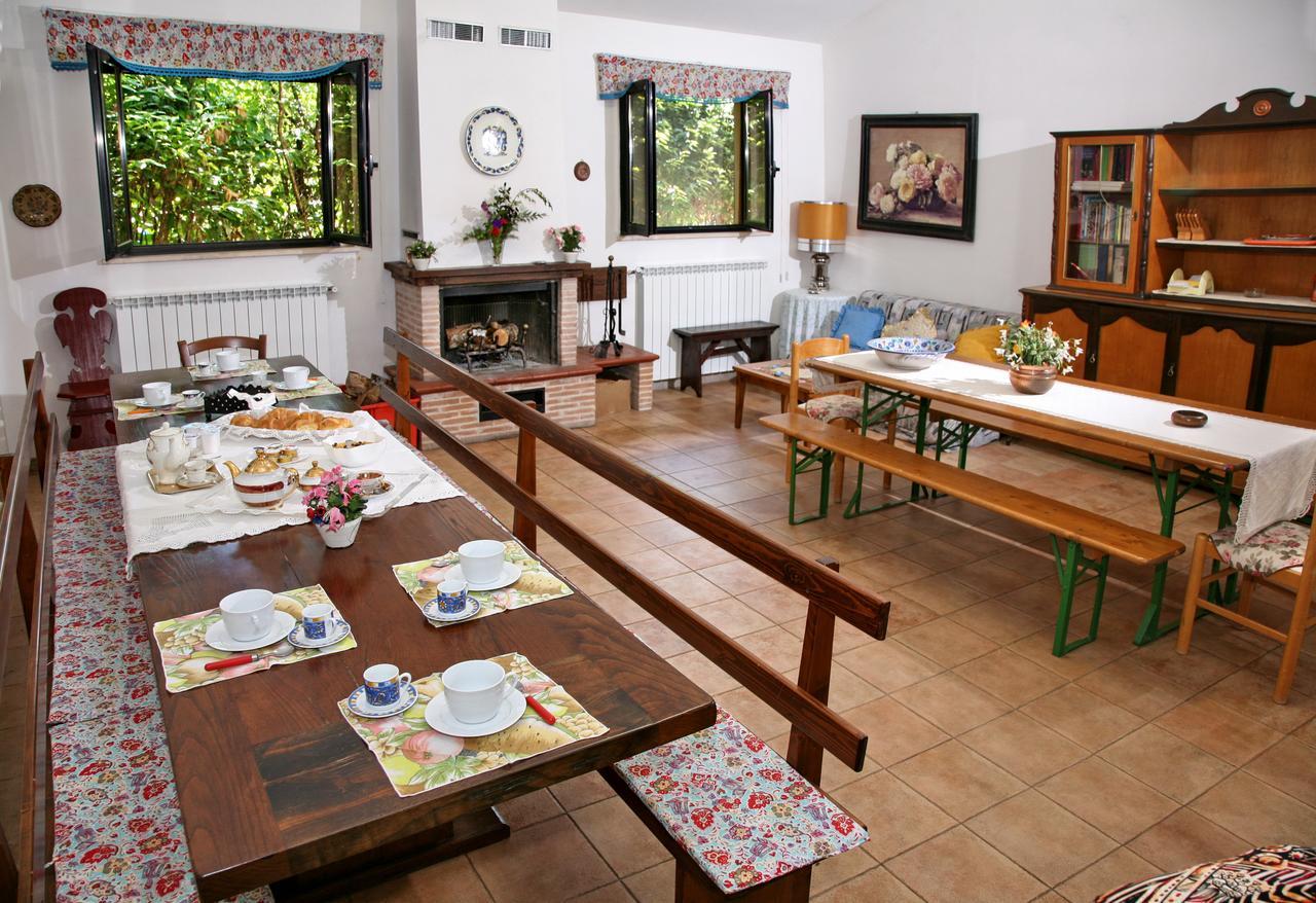 Agriturismo Villa Mozart Nel Verde غوبيو المظهر الخارجي الصورة