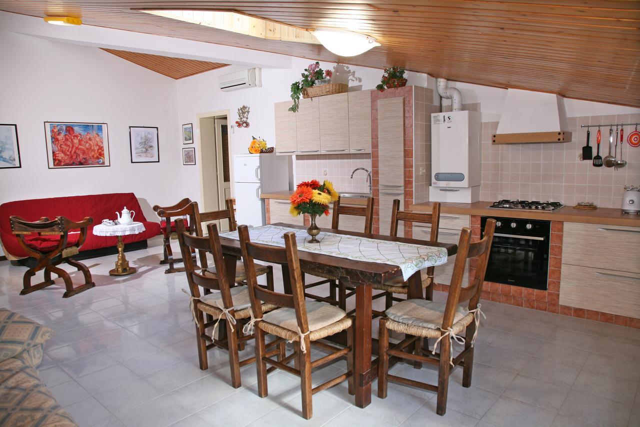 Agriturismo Villa Mozart Nel Verde غوبيو المظهر الخارجي الصورة