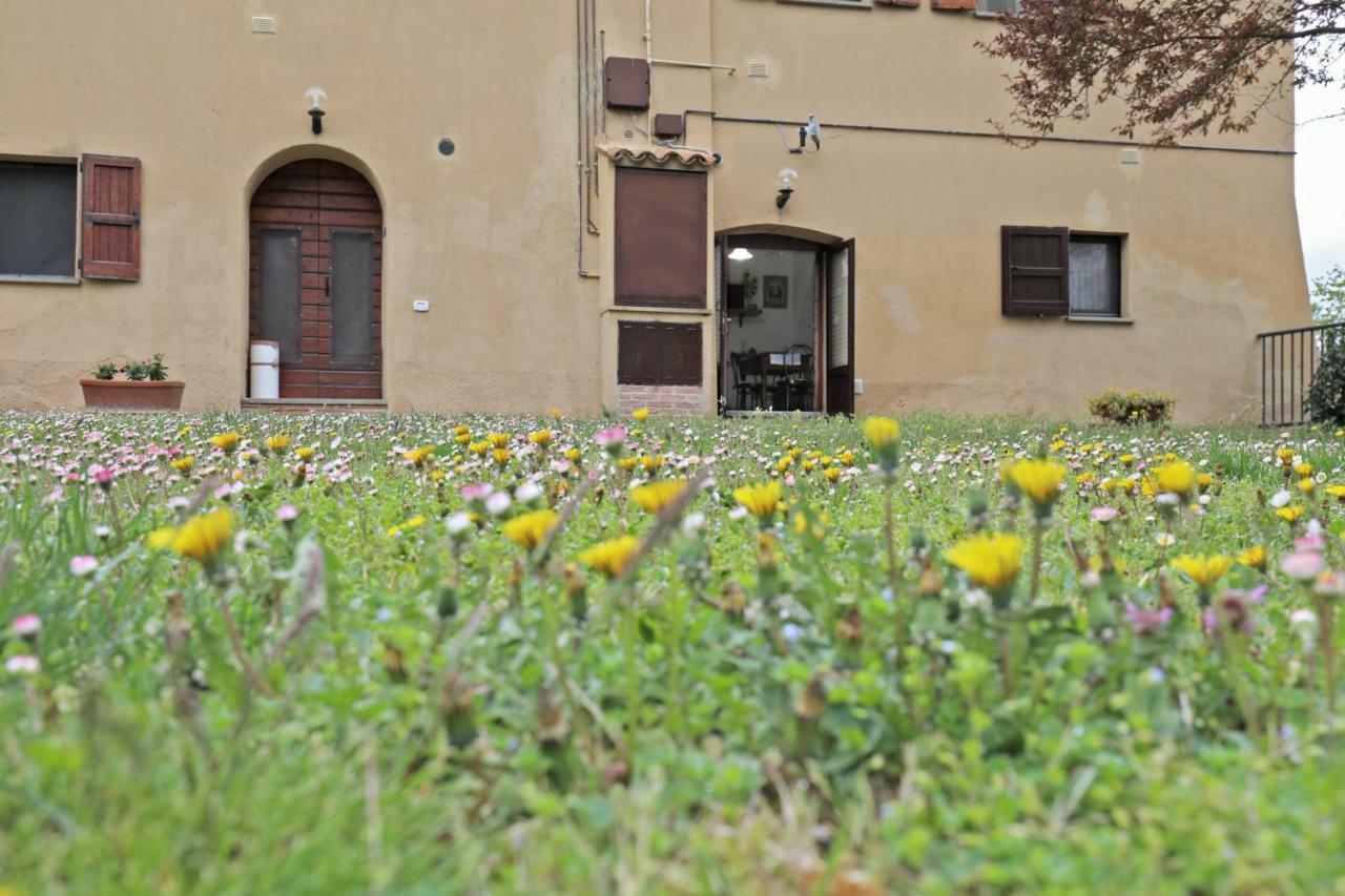 Agriturismo Villa Mozart Nel Verde غوبيو المظهر الخارجي الصورة