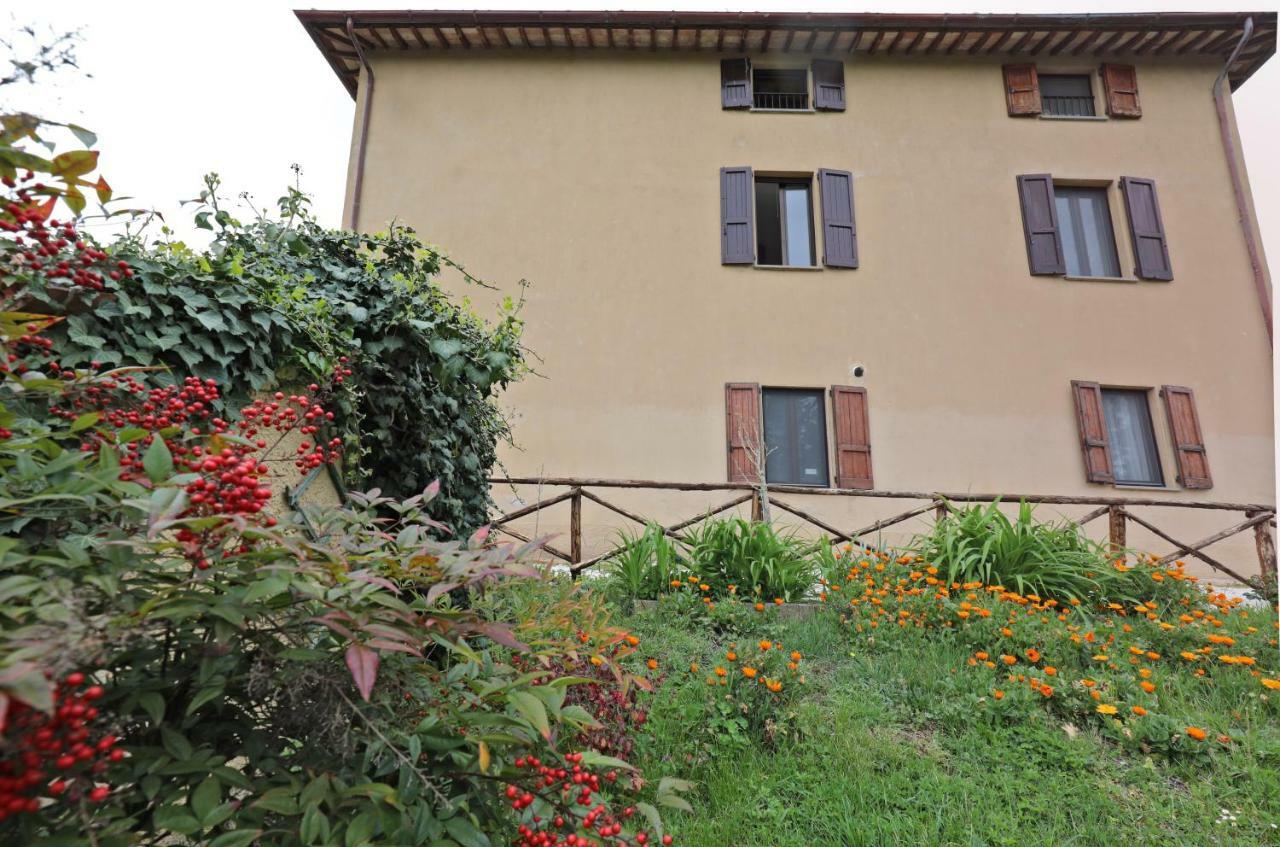 Agriturismo Villa Mozart Nel Verde غوبيو المظهر الخارجي الصورة